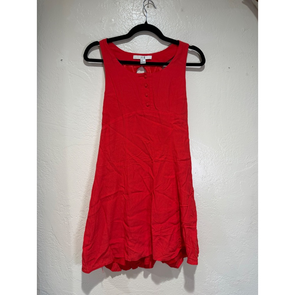 XXI Forever 21 Red Keyhole Back Sleeveless Mini Dress Size M Decorative Buttons